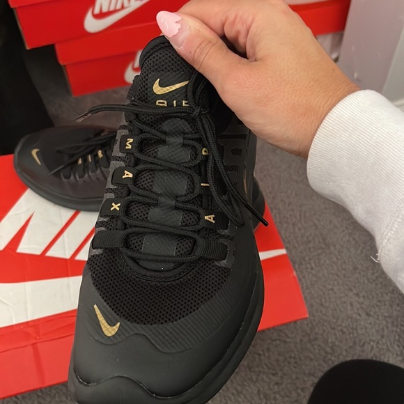 Nike air max axis 8.5 worn once - Picture 3 of 4